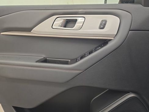 New 2026 Ford Explorer Active RWD image 40