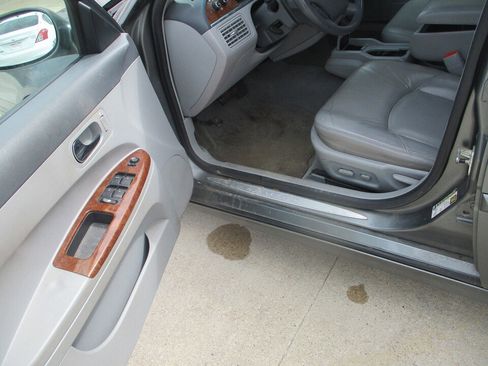 Used 2005 Buick LaCrosse CXL FWD image 23