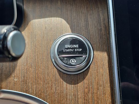 Used 2023 Mercedes-Benz C 300 4MATIC Sedan image 28