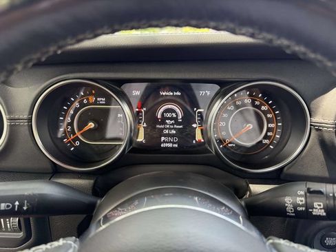 Used 2022 Jeep Wrangler Unlimited Sahara w/ LED Lighting Group AWD/4WD image 22
