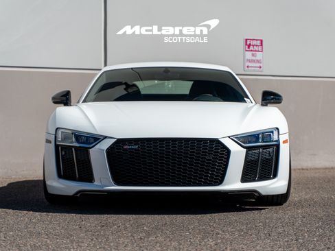 Used 2018 Audi R8 V10 w/ Premium Package RWD image 10