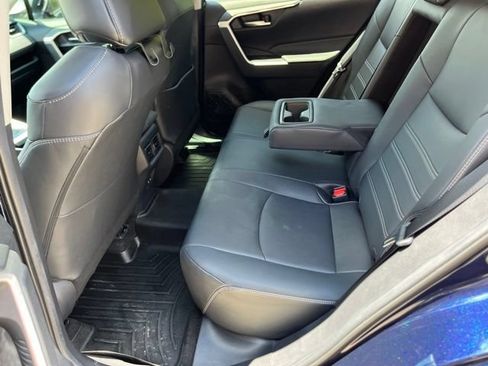 Used 2019 Toyota RAV4 XLE Premium FWD image 12