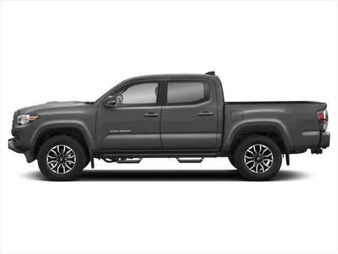 Used 2021 Toyota Tacoma TRD Sport image 3