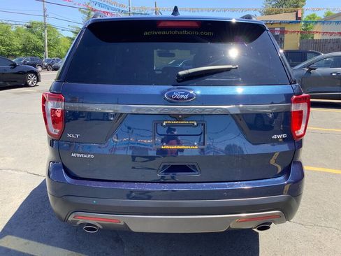 Used 2017 Ford Explorer XLT w/ Equipment Group 202A AWD/4WD image 6