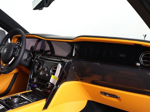 New 2026 Rolls-Royce Cullinan Black Badge image 25