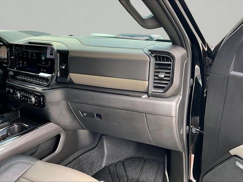 Used 2022 Chevrolet Silverado 1500 ZR2 w/ Technology Package AWD/4WD image 28