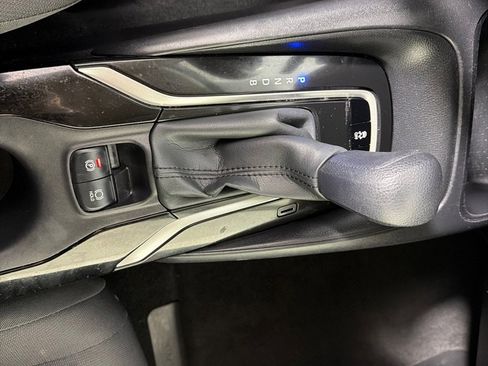 Used 2022 Toyota Corolla LE image 16