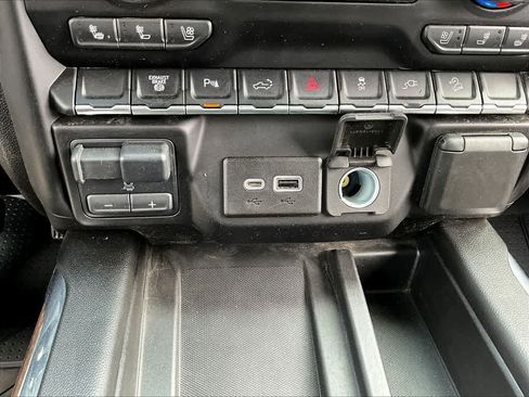 Used 2022 Chevrolet Silverado 3500 High Country AWD/4WD image 17