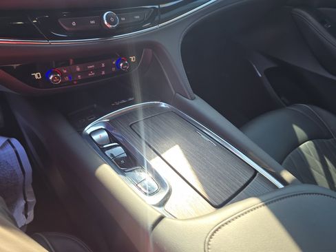 Used 2023 Buick Enclave Avenir w/ Avenir Technology Package image 10