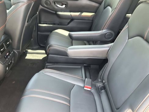 Used 2024 Honda Pilot TrailSport image 12