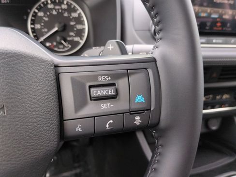 Certified 2026 Nissan Rogue SV FWD image 24