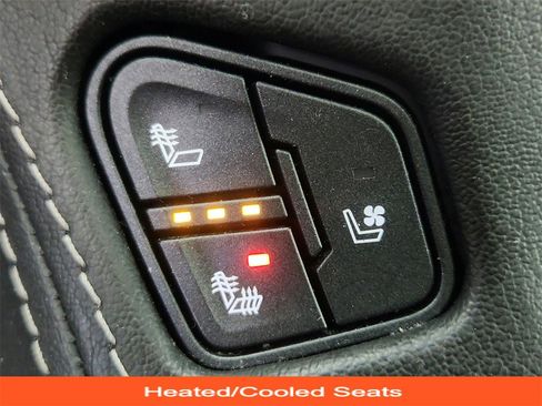 Used 2019 Chevrolet Suburban Premier image 22