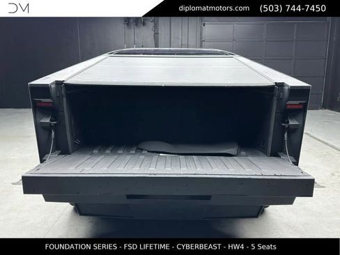 Used 2024 Tesla Cybertruck Cyberbeast AWD/4WD image 40