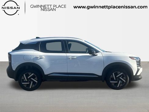 New 2026 Nissan Kicks SV image 4
