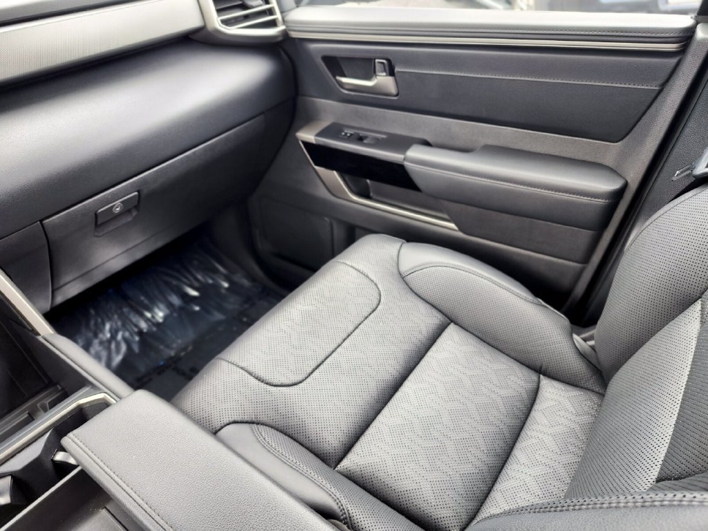 Used 2024 Toyota Tundra Limited AWD/4WD image 15