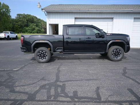 Used 2025 GMC Sierra 2500 AT4X AWD/4WD image 6