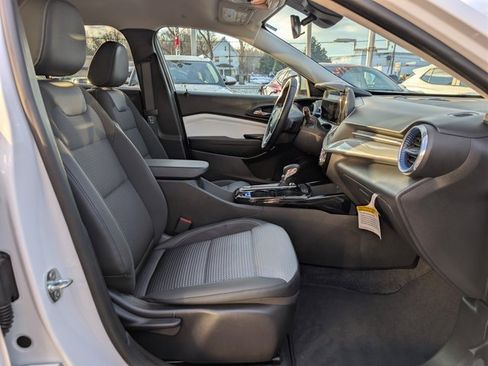 Used 2024 Chevrolet Trax LT w/ Driver Confidence Package image 12