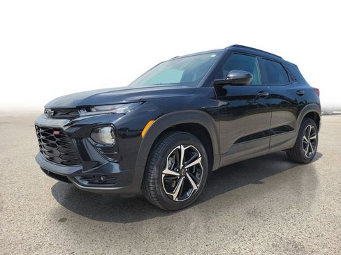 Used 2023 Chevrolet TrailBlazer RS w/ Convenience Package AWD/4WD image 2