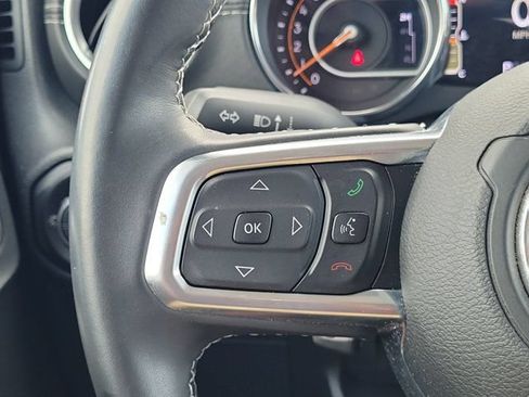 Used 2021 Jeep Gladiator Overland AWD/4WD image 19