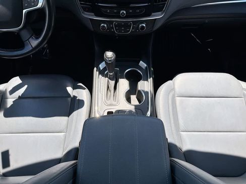 Used 2020 Chevrolet Traverse LT AWD/4WD image 31