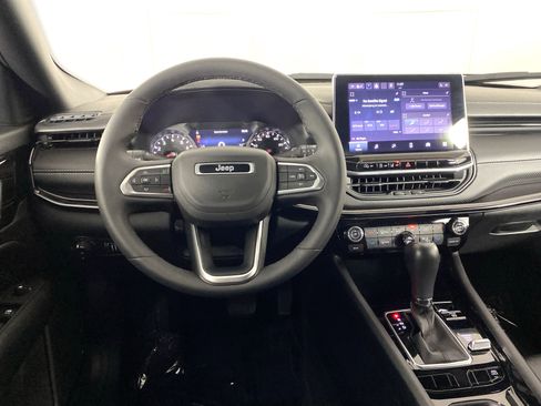 Used 2023 Jeep Compass Latitude w/ Convenience Group AWD/4WD image 20