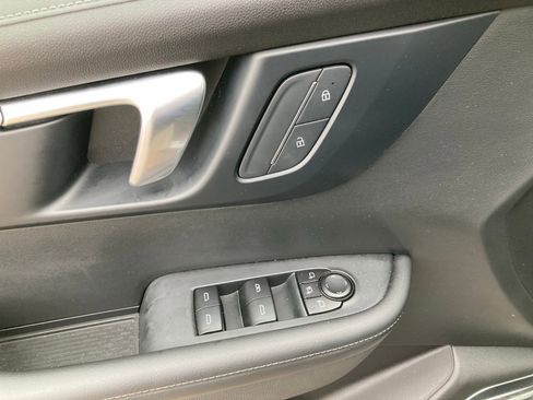 Used 2025 Buick Enclave Preferred image 12