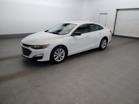 Used 2023 Chevrolet Malibu LT FWD image 2