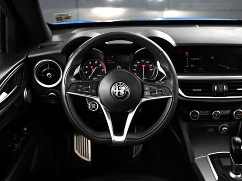 Used 2018 Alfa Romeo Stelvio Ti Sport image 25