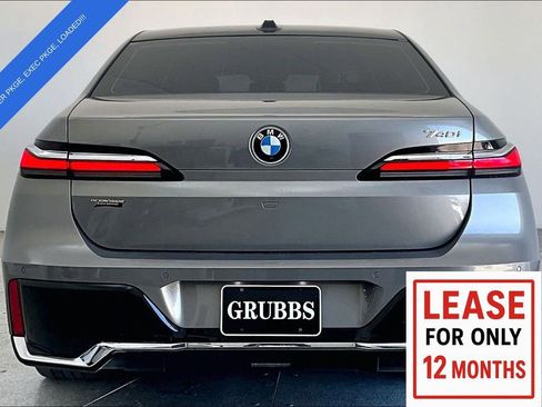Used 2023 BMW 740i image 7
