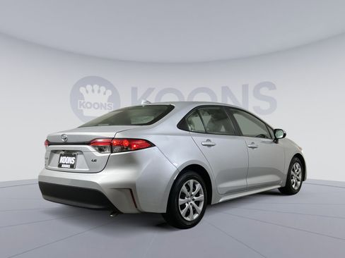 Used 2024 Toyota Corolla LE image 5