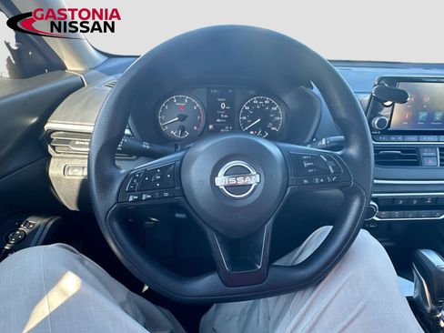 Used 2023 Nissan Altima 2.5 S FWD image 14