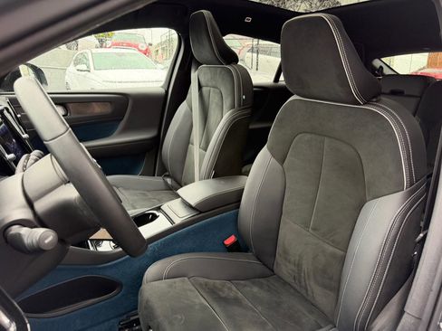 Used 2023 Volvo C40 P8 Recharge Ultimate image 20