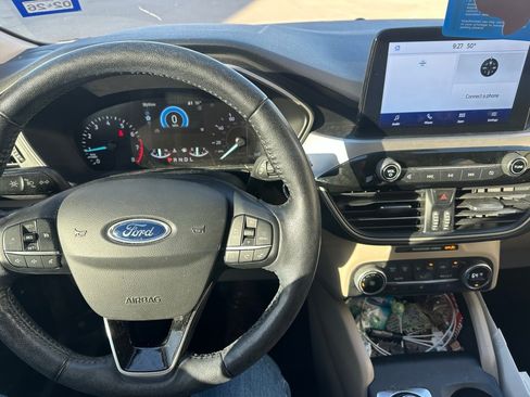 Used 2020 Ford Escape SEL image 13