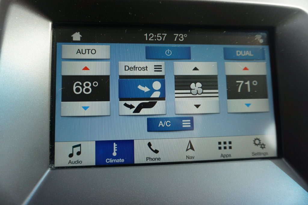 Used 2017 Ford Edge Titanium w/ Technology Package FWD image 12