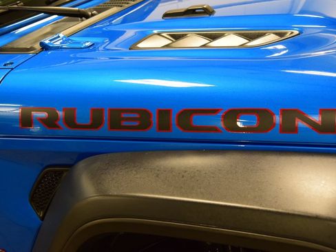 Used 2024 Jeep Wrangler Rubicon w/ Convenience Group AWD/4WD image 15