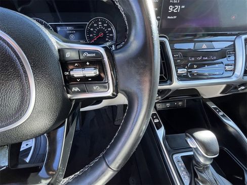 Used 2023 Kia Sorento S w/ Panoramic Sunroof Package image 15