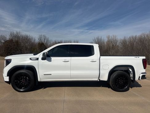 Used 2024 GMC Sierra 1500 Elevation image 2