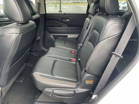 Used 2022 Nissan Pathfinder SL image 10