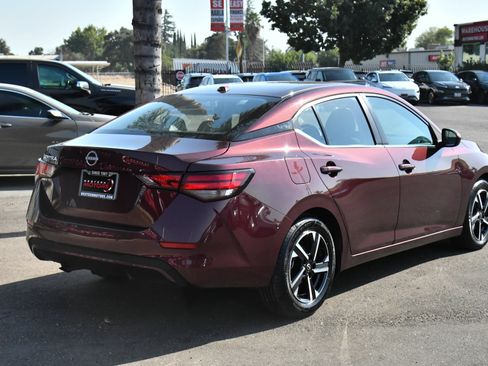 Used 2025 Nissan Sentra SV FWD image 8