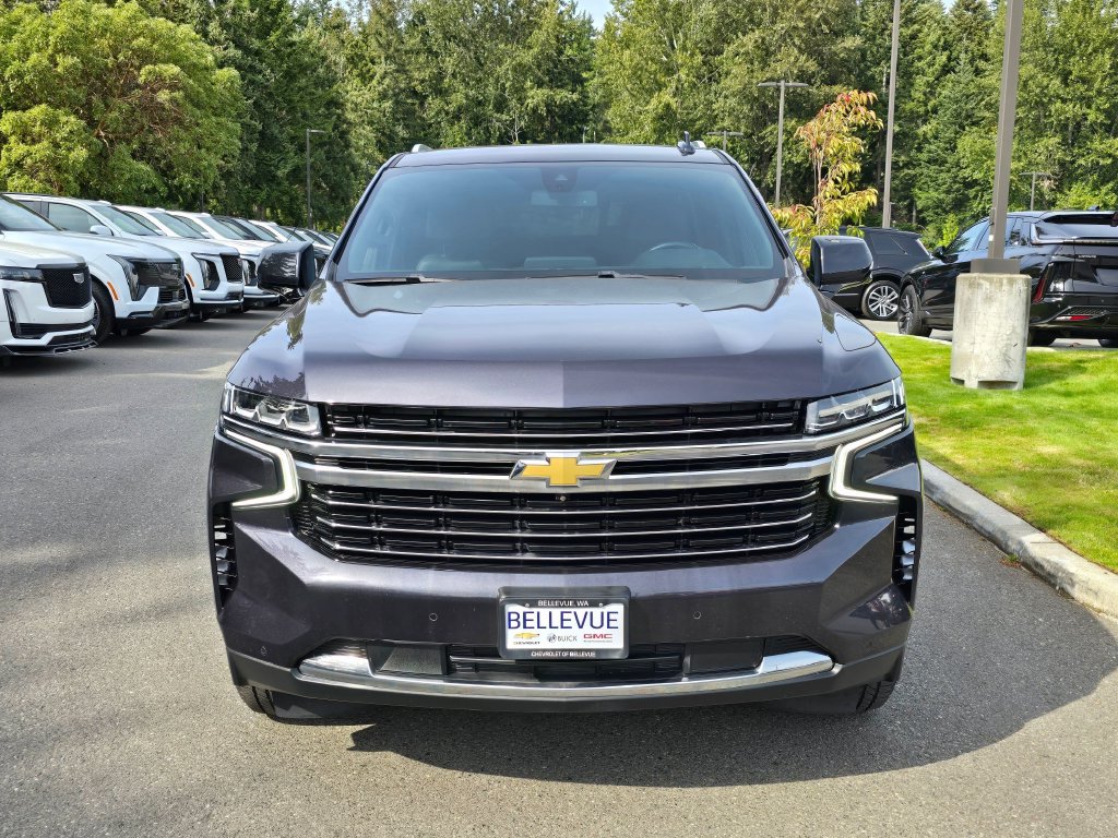 Used 2022 Chevrolet Suburban LT w/ Luxury Package AWD/4WD image 8