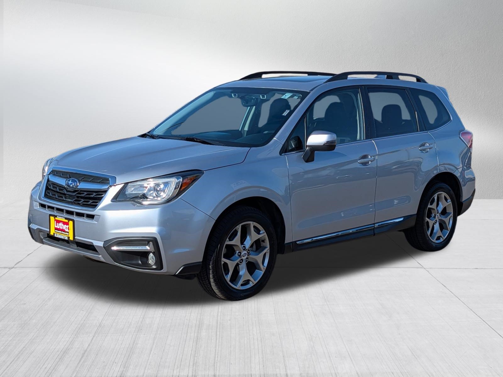 Used 2017 Subaru Forester 2.5i Touring AWD/4WD image 3