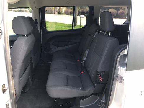 Used 2018 Ford Transit Connect XLT image 3