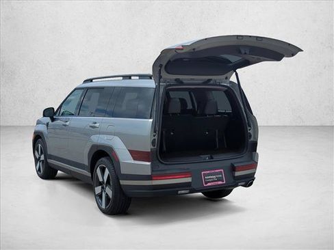 Used 2024 Hyundai Santa Fe Limited FWD image 9