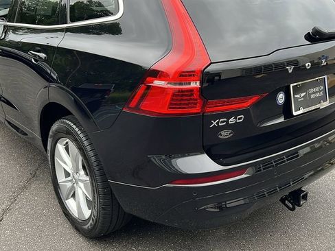 Used 2022 Volvo XC60 B5 Momentum w/ Climate Package image 15