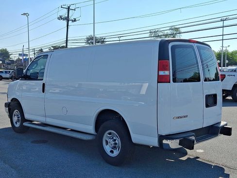 Used 2024 Chevrolet Express 2500 w/ Driver Convenience Package RWD image 4