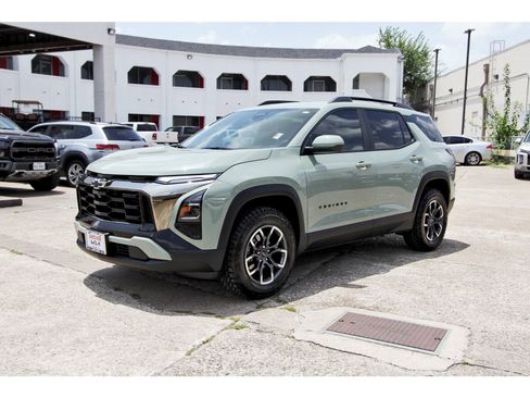 Used 2025 Chevrolet Equinox ACTIV w/ Convenience Package III image 3