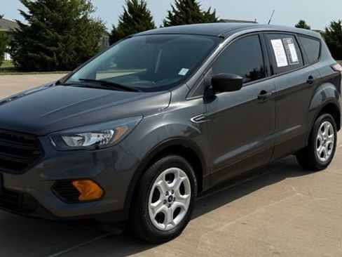 Used 2018 Ford Escape S FWD image 3