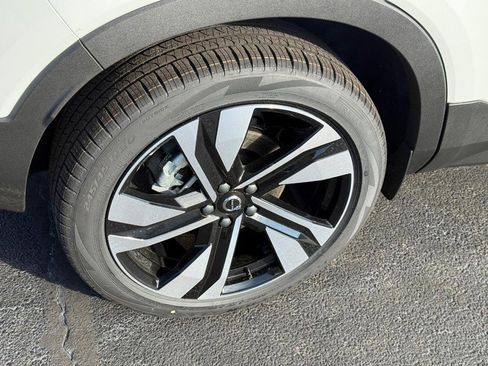 New 2026 Volvo XC40 B5 Ultra w/ Climate Package image 4