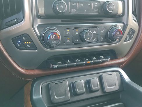 Used 2015 Chevrolet Silverado 2500 High Country w/ Duramax Plus Package image 16