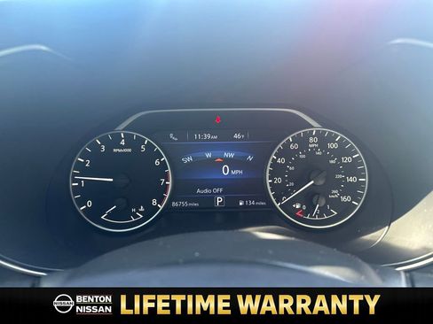 Used 2017 Nissan Maxima Platinum w/ Interior Lighting Package image 15